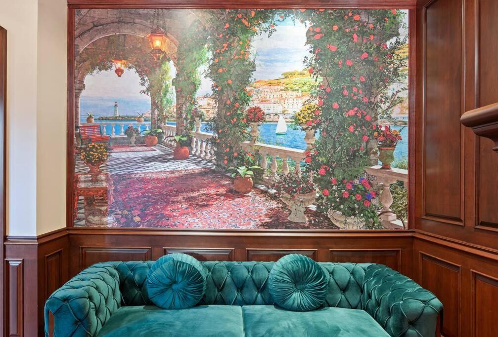 French Chateau W/Swim Spa & Theatre: 11,700 Sqft 卡加利 外观 照片